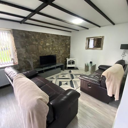 Beautiful Renovated Former Coach House 란데일로 외부 사진