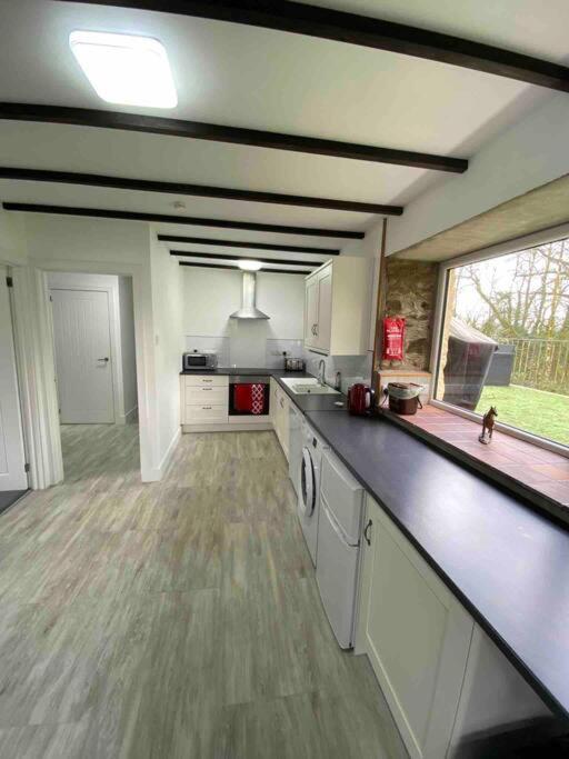 Beautiful Renovated Former Coach House 란데일로 외부 사진
